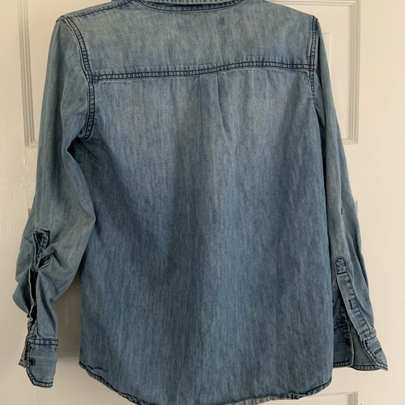 Woman’s long-sleeve button-down shirt - Picture 3 of 10